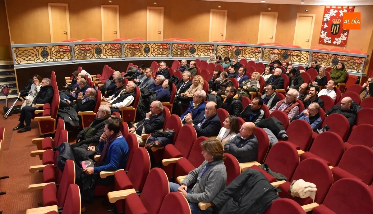 Foto 3 - Cerca de un centenar de personas asisten a la Asamblea de Presidentes de Plazas de Toros