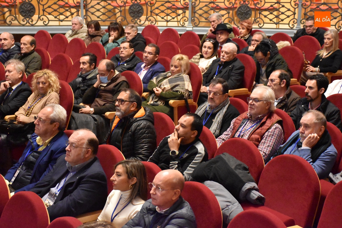 Cerca de un centenar de personas asisten a la Asamblea de Presidentes de Plazas de Toros