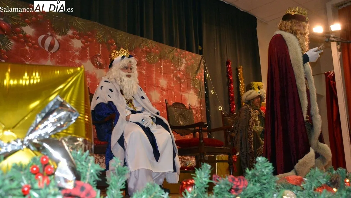 Foto 7 - Los Reyes Magos reciben una gran acogida en Lumbrales
