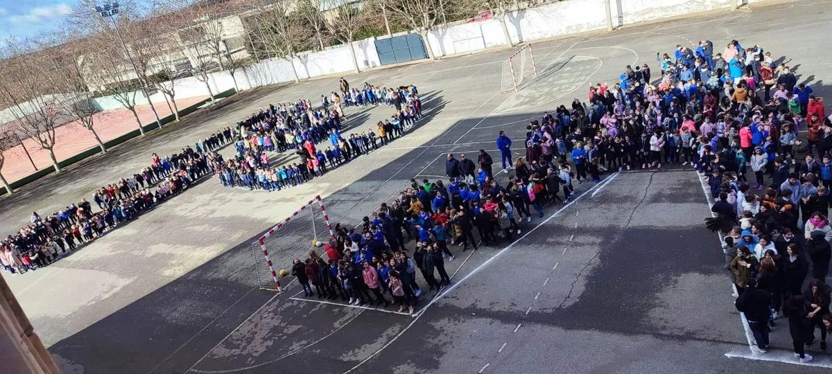 Celebración del Día de la Paz en el colegio Maristas