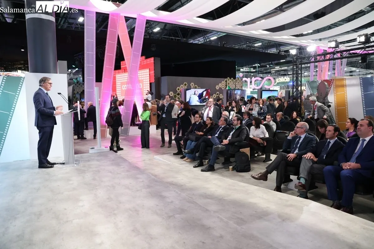 Presentación en Fitur de la oferta turística de la ciudad de Salamanca, a cargo del alcalde Carlos García Carbayo. Foto de David Sañudo