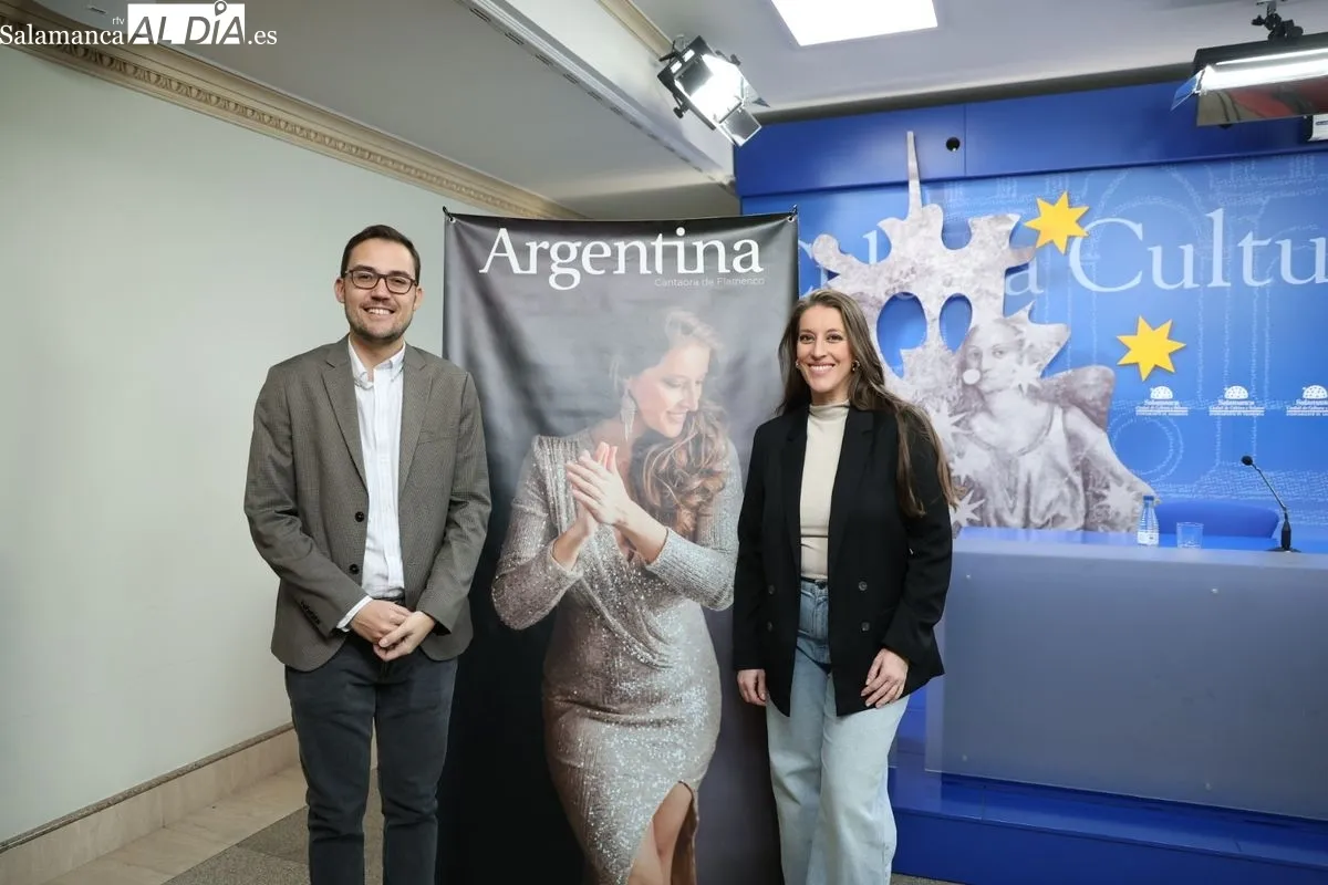 El concejal de Cultura, Ángel Fernández, y la cantante Argentina presentan el concierto ‘Salamanca, mi cante y mi alma’