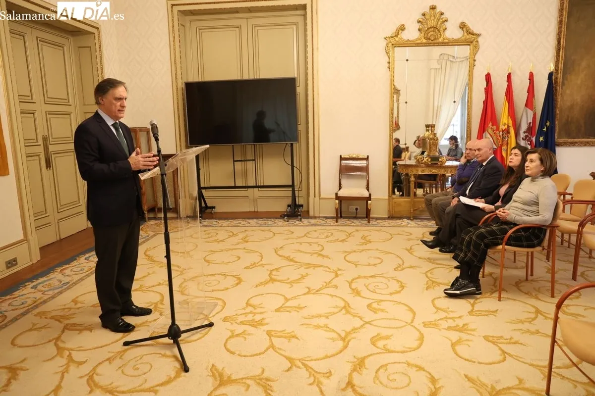 Presentación en el Ayuntamiento de Salamanca del proyecto piloto ‘Apoyo a la vida independiente: mi hogar’. Foto de David Sañudo