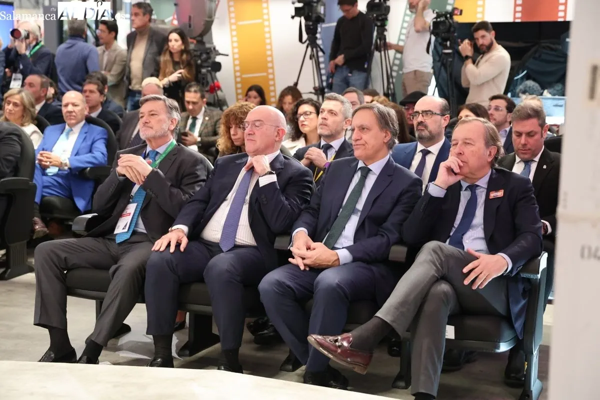 El presidente de la Junta de Castilla y León, Alfonso Fernández Mañueco, visita la 45ª edición de la Feria Internacional de Turismo (FITUR). Fotos: David Sañudo