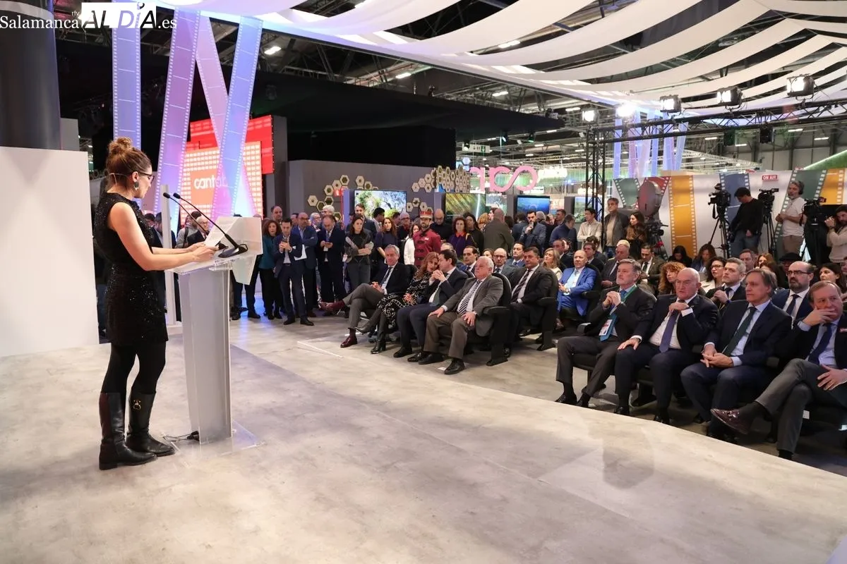 El presidente de la Junta de Castilla y León, Alfonso Fernández Mañueco, visita la 45ª edición de la Feria Internacional de Turismo (FITUR). Fotos: David Sañudo