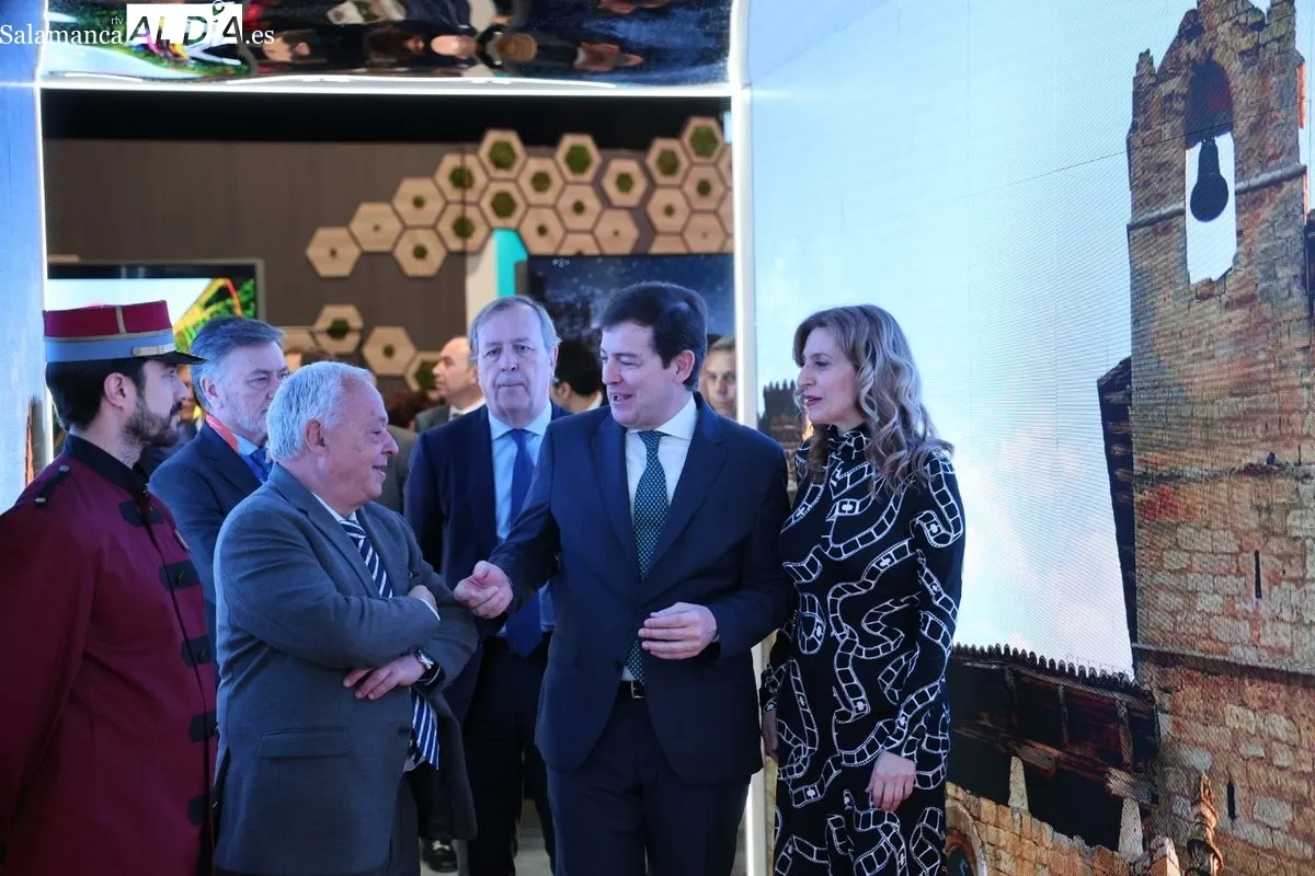 El presidente de la Junta de Castilla y León, Alfonso Fernández Mañueco, visita la 45ª edición de la Feria Internacional de Turismo (FITUR). Fotos: David Sañudo