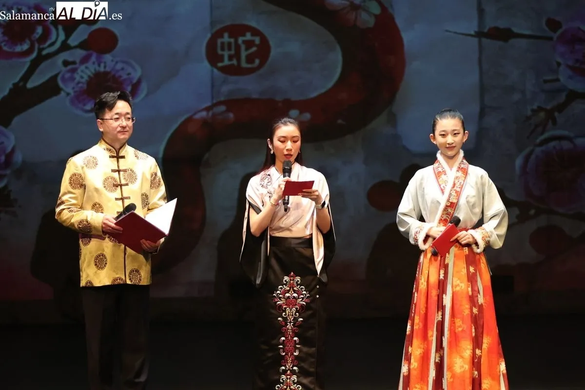 Espectáculos de artistas chinos en el Liceo de Salamanca