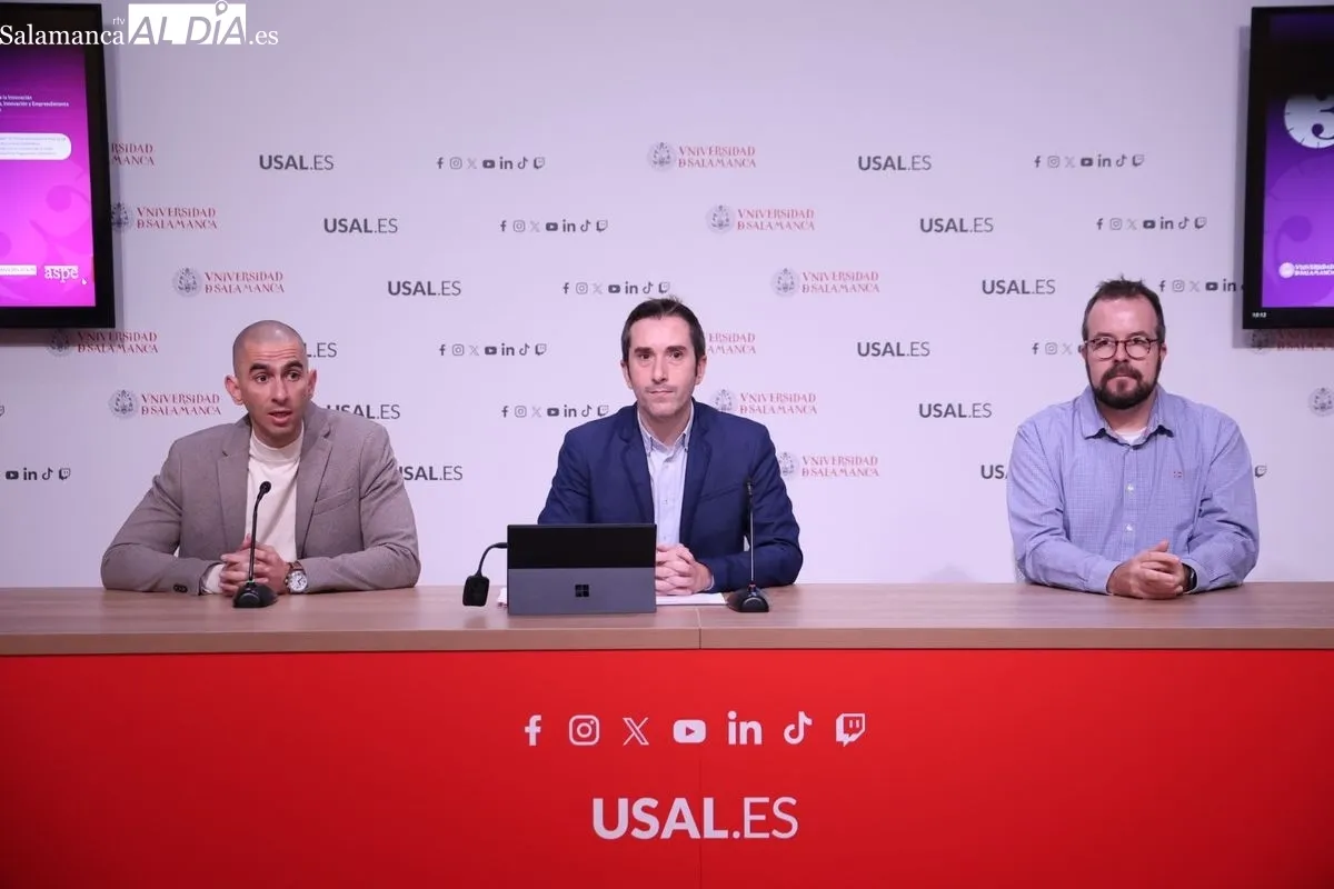 El vicerrector de TRansferencia de la USAL, Federico Bueno de Mata; el director del Servicio de Producción e Innovación Digital, Raúl Rivas; y el subdirector de la Escuela de Doctorado, Mario Amado, presentaron el concurso. Foto D.S.