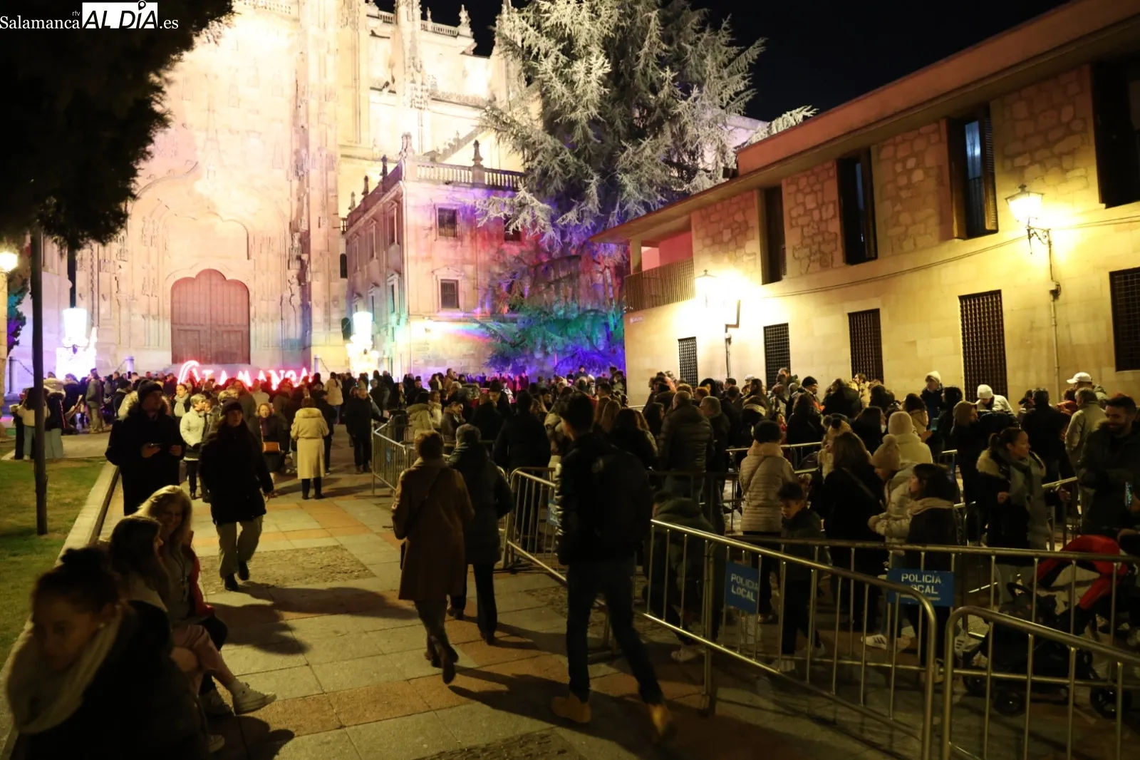  Salamanca disfruta de los últimos días de la iluminación navideña | Fotos: David Sañudo
