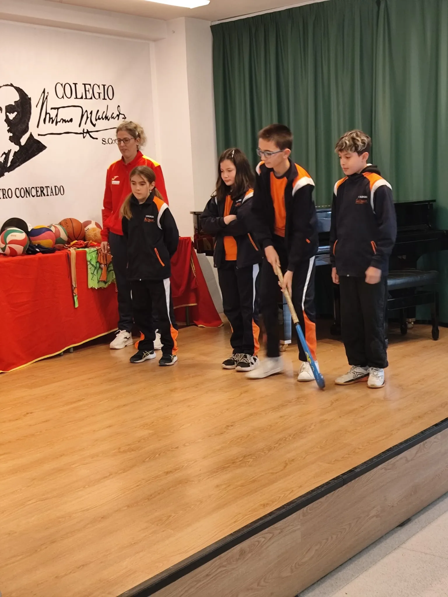 Foto 10 - 'Todos Ol&iacute;mpicos&rsquo;, original actividad en el Colegio Antonio Machado