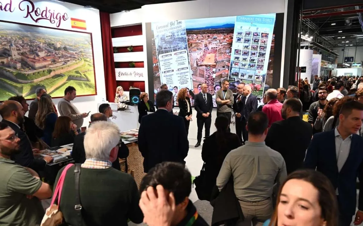 Foto 5 - El Ayuntamiento presenta el Carnaval del Toro 2025 en FITUR con la compa&ntilde;&iacute;a de Rub&eacute;n Am&oacute;n