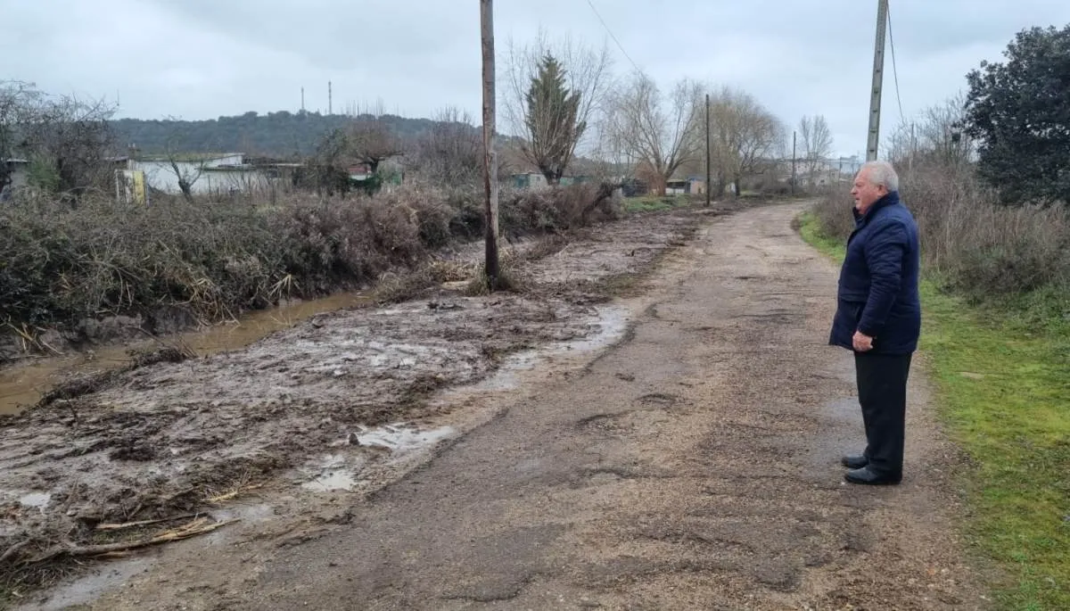 Foto 4 - El Ayuntamiento limpia regatos y escorrent&iacute;as para evitar problemas con las lluvias