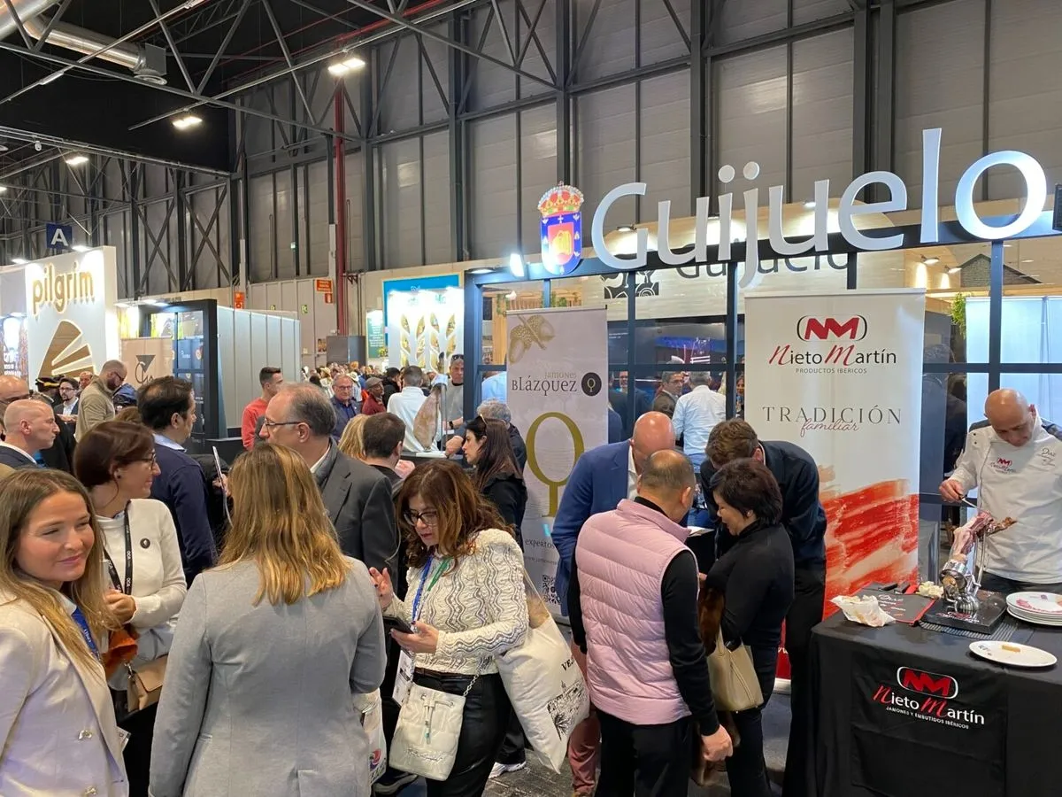 El stand de Guijuelo en Fitur ha recibido, de nuevo, numerosas visitas