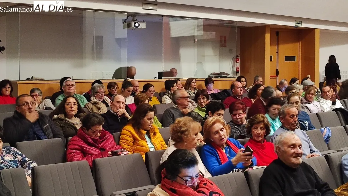 Acto inaugural del XXXVII Certamen Nacional de Teatro 'Villa de Vitigudino' / CORRAL