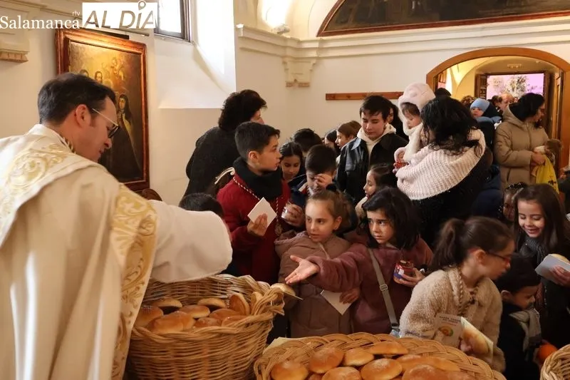 Foto 6 - Los ni&ntilde;os protagonizan la Fiesta del Ni&ntilde;o Jes&uacute;s de Praga en Alba de Tormes