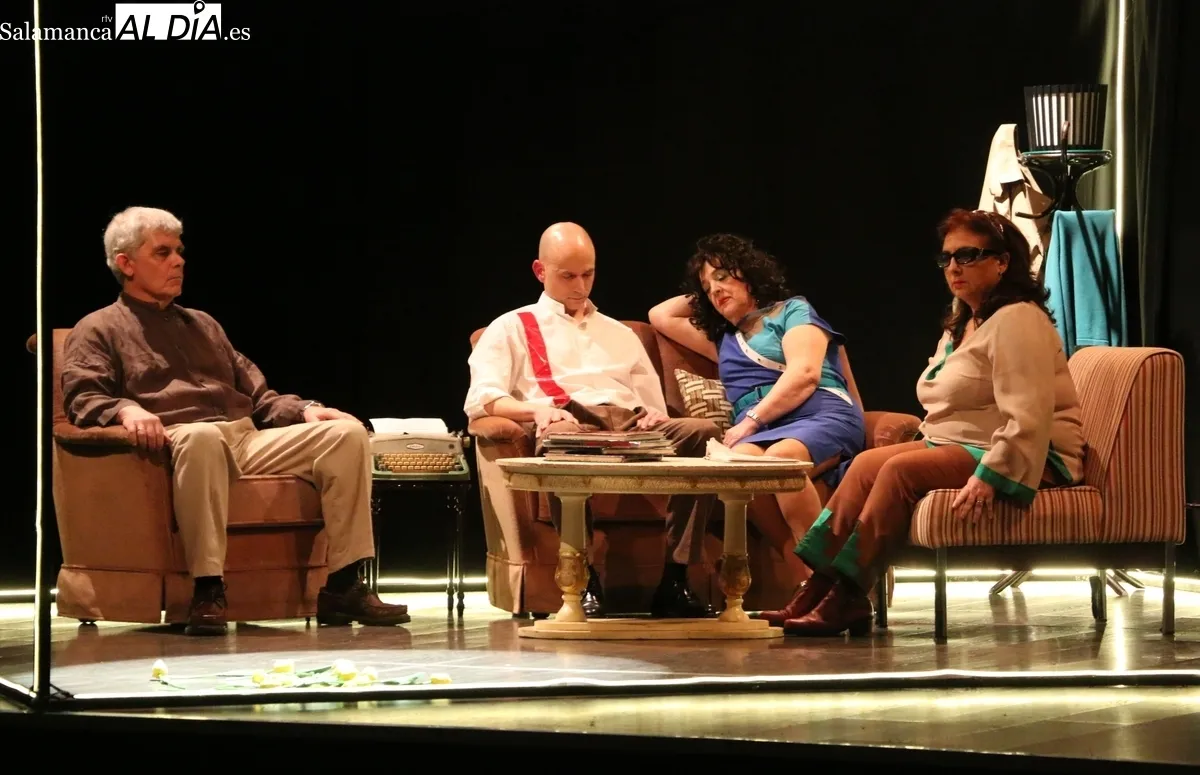 Representación de 'Salvaje' por la compañía ¡Teatro, Teatro! en Vitigudino / CORRAL