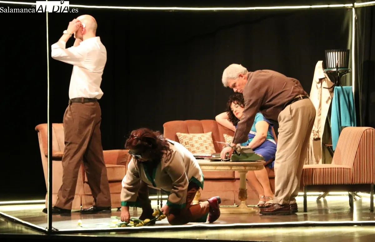 Representación de 'Salvaje' por la compañía ¡Teatro, Teatro! en Vitigudino / CORRAL