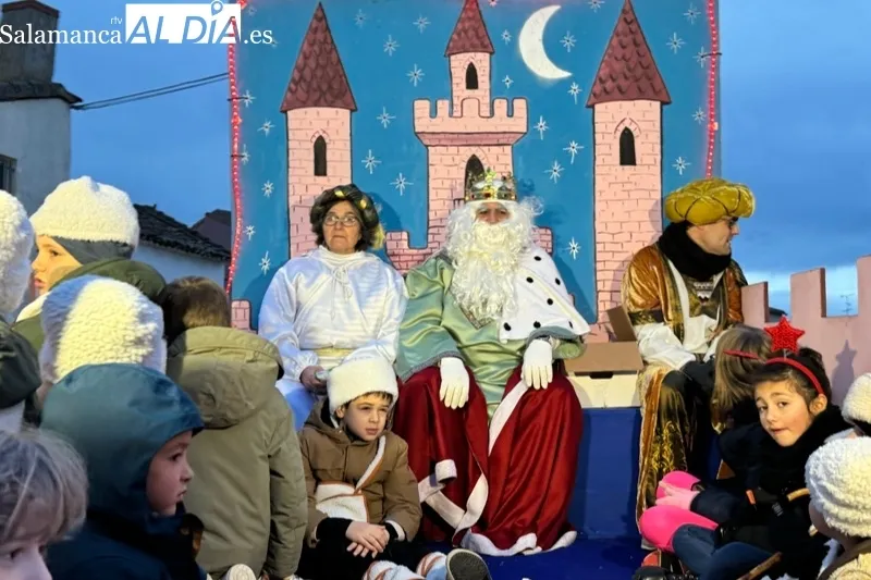 Los Reyes Magos visitan Macotera