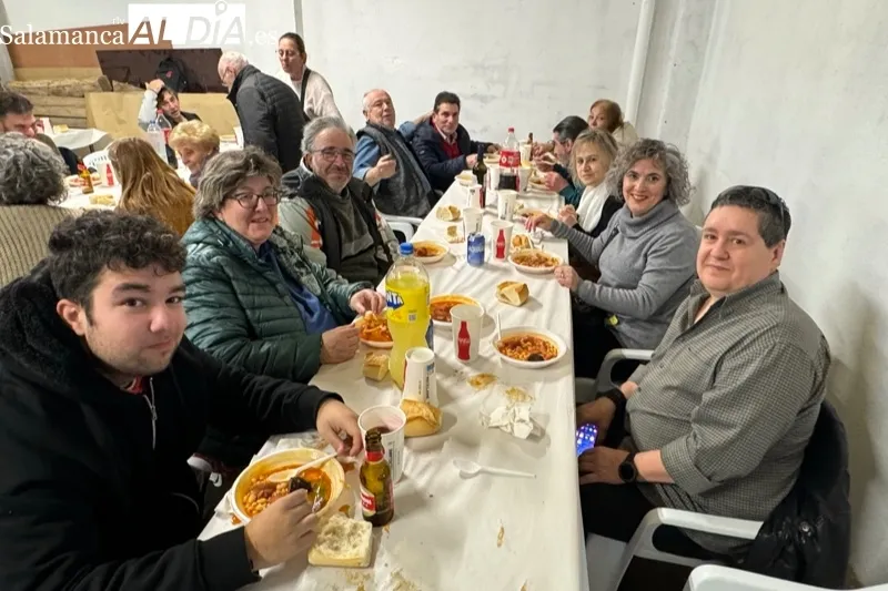 Alubiada de San Antón de la cofradía Nuestra Señora de la Esperanza
