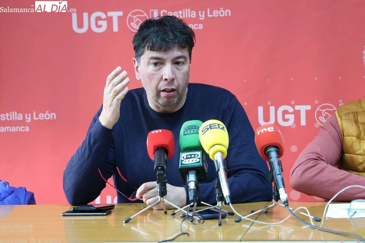 Rueda de prensa de esta mañana en Salamanca con José Antonio Gallego Alejandre, secretario General de CCOO Salamanca. Foto de David Sañudo