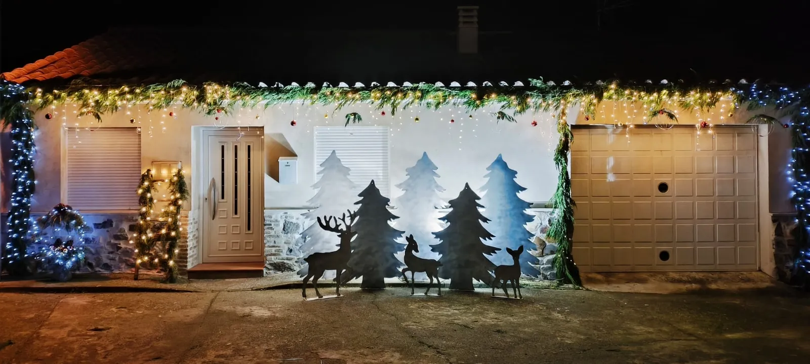 Foto 5 - Roc&iacute;o Colmenero se impone en el concurso de Decoraci&oacute;n de Fachadas de Mart&iacute;n de Yeltes