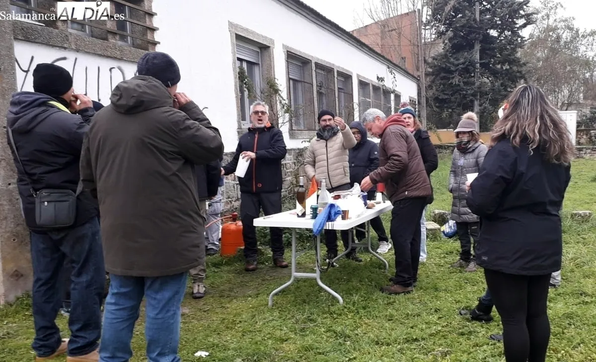 En Saldeana celbran la Navidad con música y carne a la parrilla 