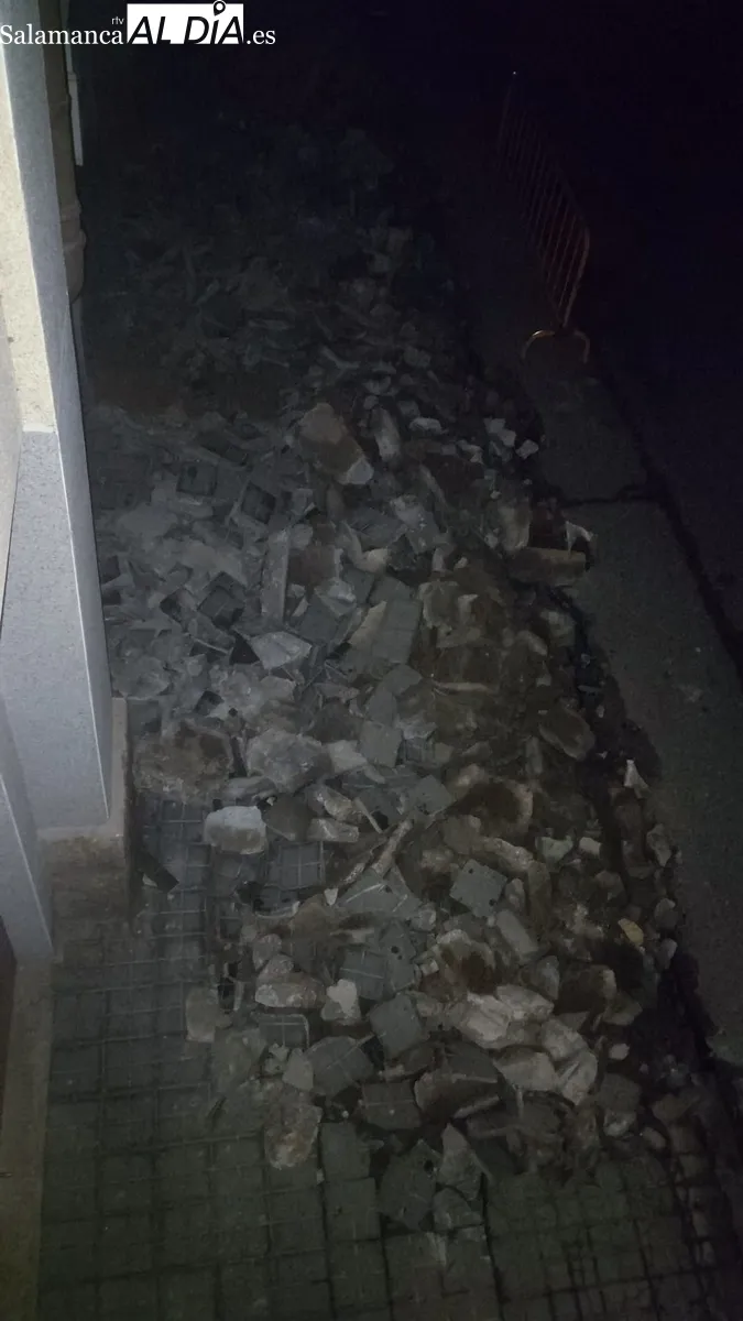Imágenes de cómo se encontraba la calle durante la noche pasada / CORRAL
