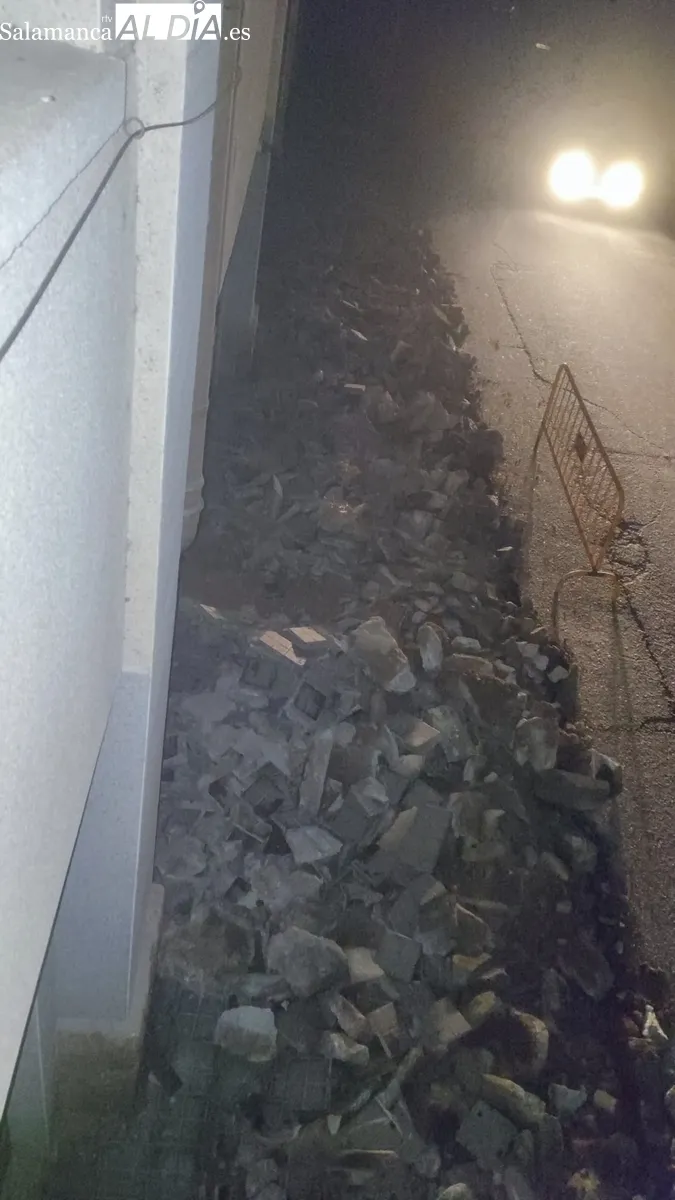 Imágenes de cómo se encontraba la calle durante la noche pasada / CORRAL