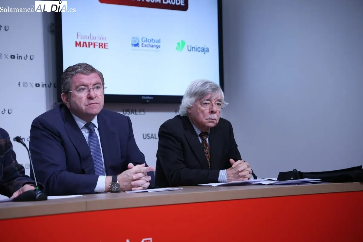 Presentación de los Premios Cum Laude al Talento Joven para potenciar el mérito académico y profesional de los universitarios. Foto de David Sañudo
