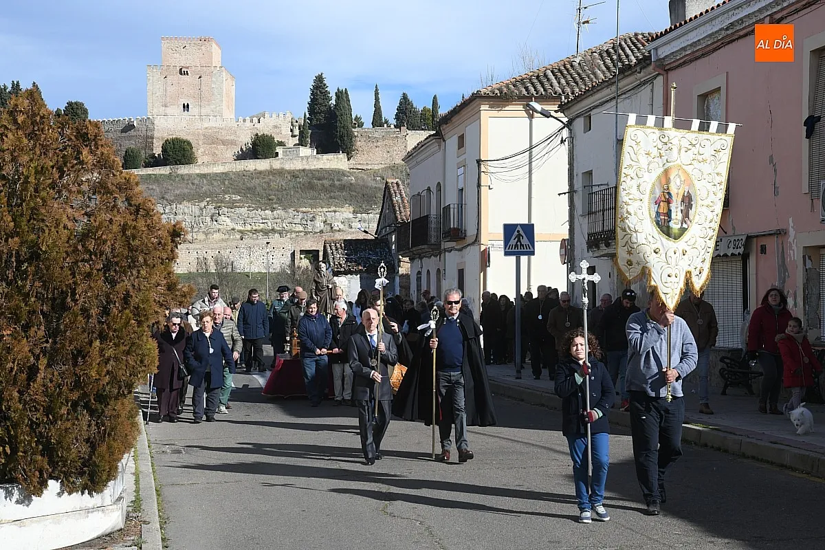Foto 5 - San Ant&oacute;n recorre las calles del Arrabal del Puente bendiciendo a varios animales