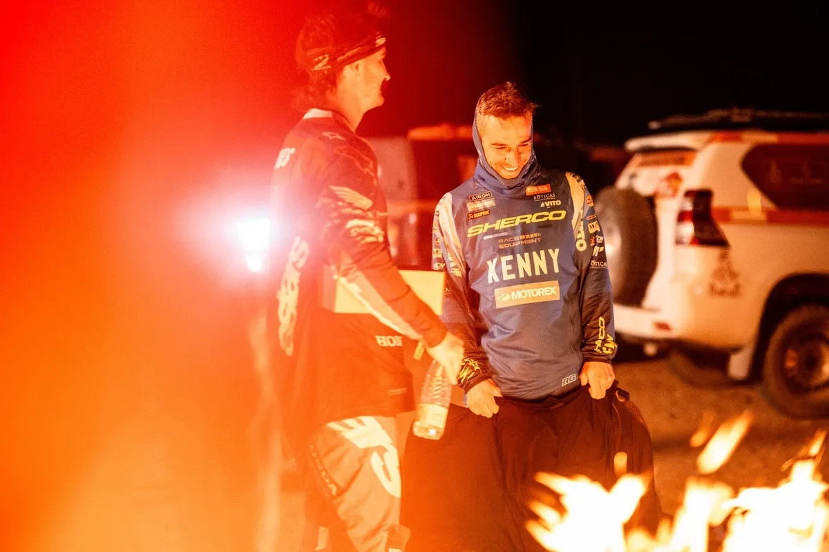 Foto 5 - Santolino tras acabar entre los 12 primeros la etapa de 48 horas en el Dakar: "Han sido dos d&iacute;as que han parecido una semana"