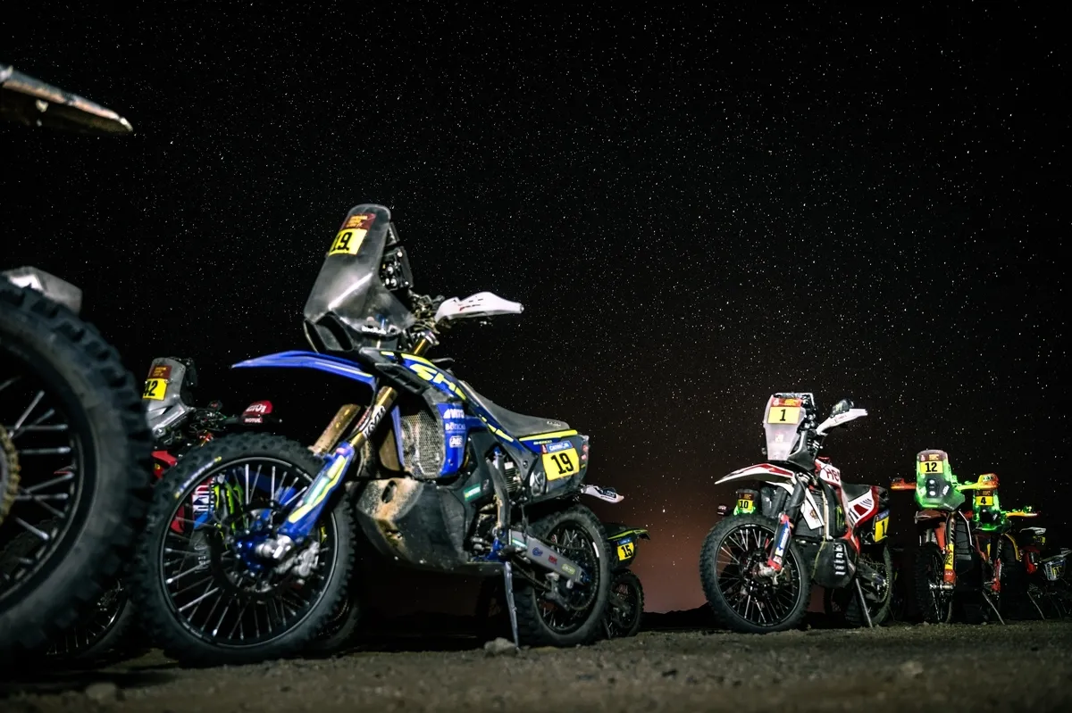 Foto 3 - Santolino tras acabar entre los 12 primeros la etapa de 48 horas en el Dakar: "Han sido dos d&iacute;as que han parecido una semana"