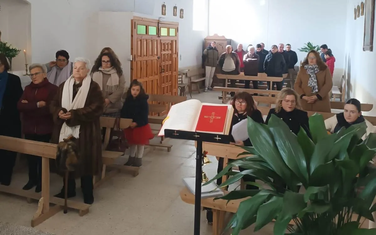 Foto 5 - Valdecarpinteros recibe a los Reyes Magos en el cierre de su amplia ruta por la comarca