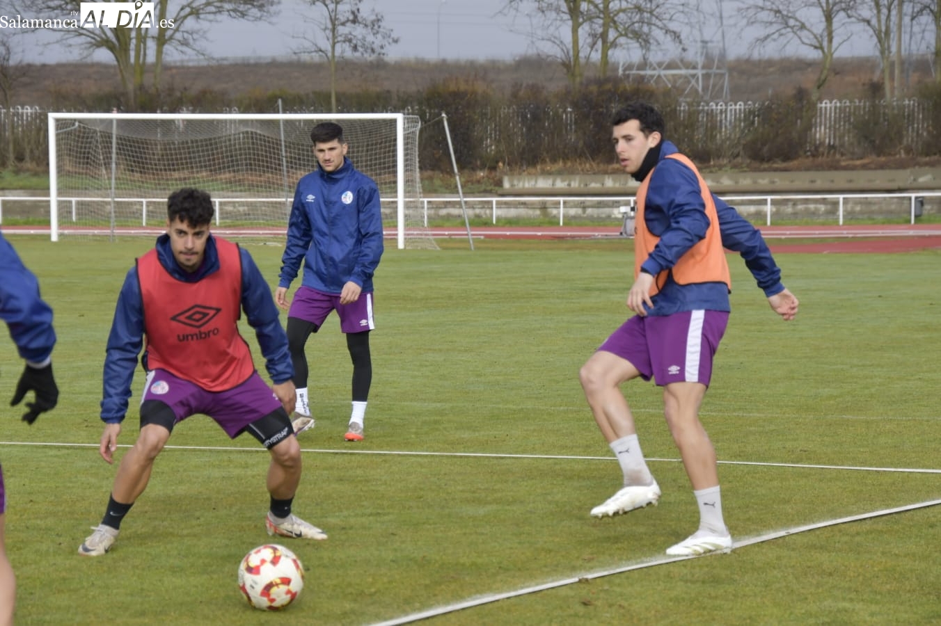 Caramelo vuelve a los entrenamientos del Salamanca UDS y Dueñas repite ensayando con el 4-4-2 para el derbi (FOTOS)