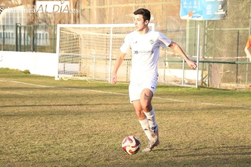 Foto 8 - El Alba de Tormes CF gana al Ciudad Rodrigo CF con solvencia (4-0)
