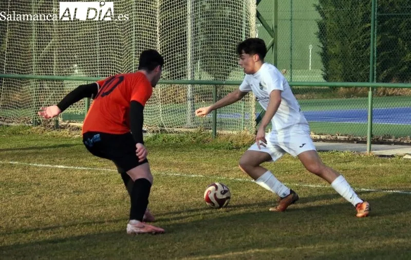 Foto 7 - El Alba de Tormes CF gana al Ciudad Rodrigo CF con solvencia (4-0)