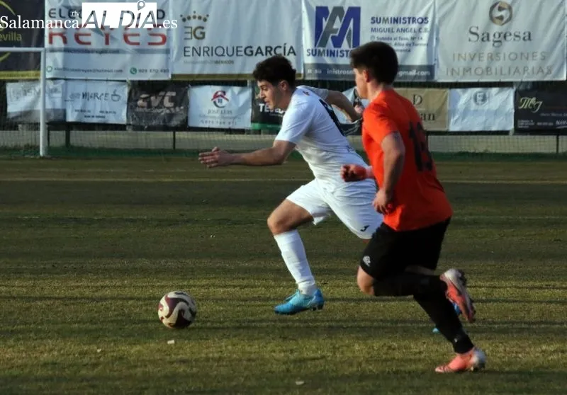 Foto 6 - El Alba de Tormes CF gana al Ciudad Rodrigo CF con solvencia (4-0)