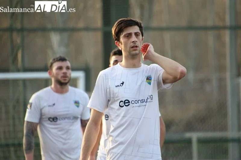 Foto 3 - El Alba de Tormes CF gana al Ciudad Rodrigo CF con solvencia (4-0)