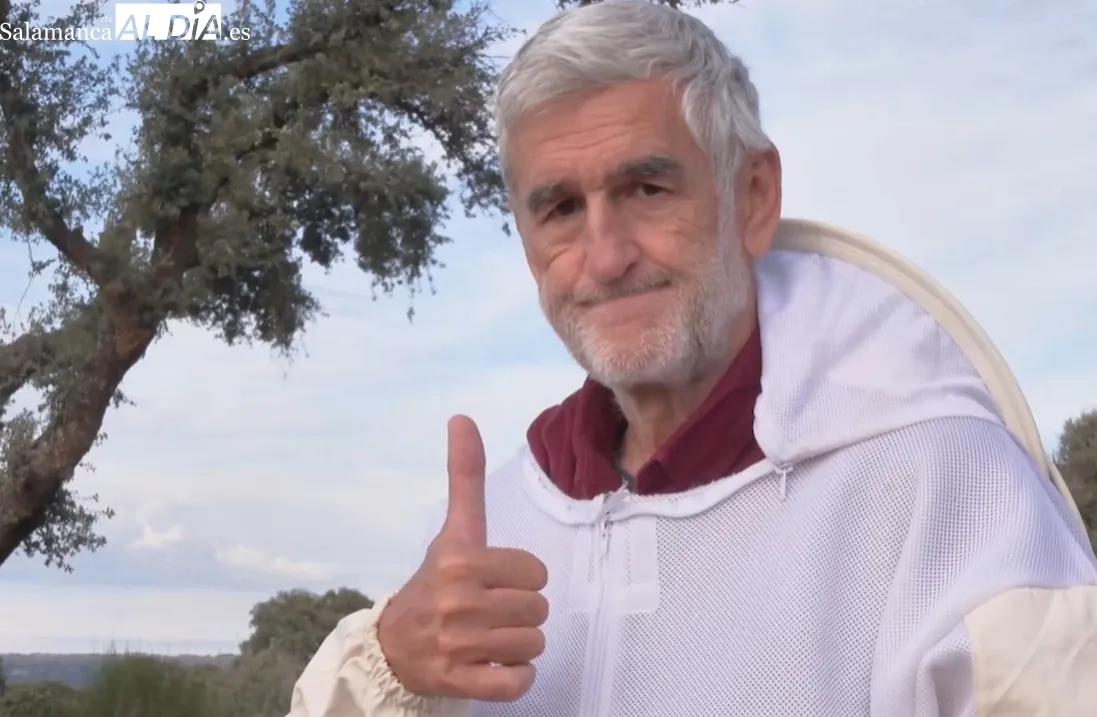 Juanma López Iturriaga junto a Kiko Hernández en Santibáñez de Béjar | Foto: Captura RTVE