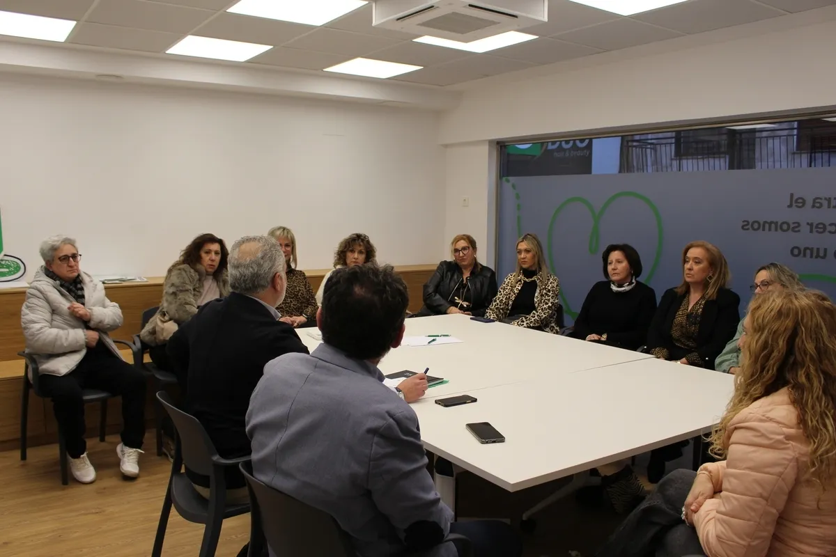 Fotos del brindis facilitadas por AECC Salamanca