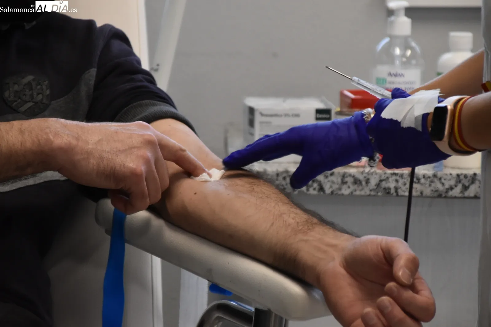 Personas donando sangre en Salamanca | Fotos de archivo 