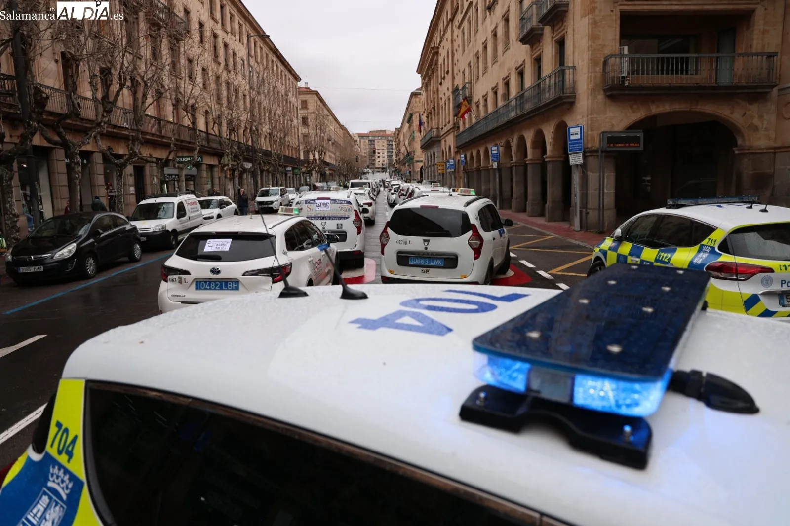 Manifestación de taxis en Salamanca | Fotos: David Sañudo