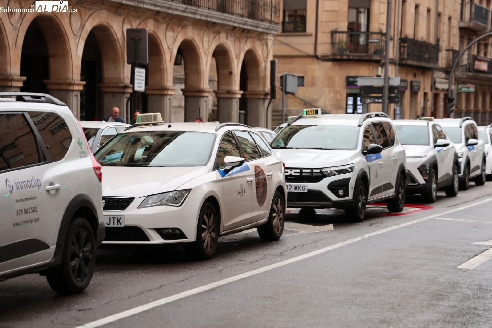 Manifestación de taxis en Salamanca | Fotos: David Sañudo