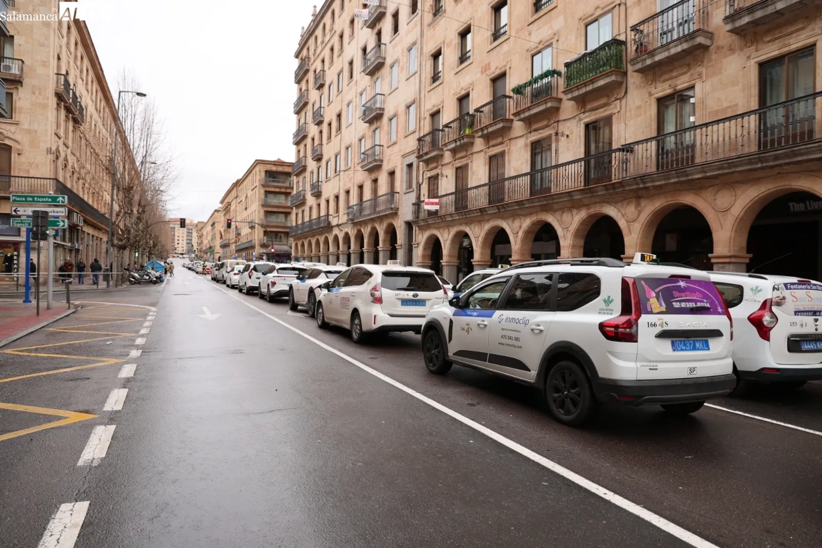 Manifestación de taxis en Salamanca | Fotos: David Sañudo