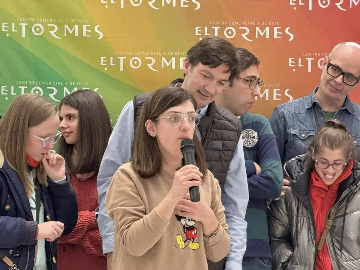 Exposición 'Personas' en el Centro Comercial El Tormes. Foto CC El Tormes