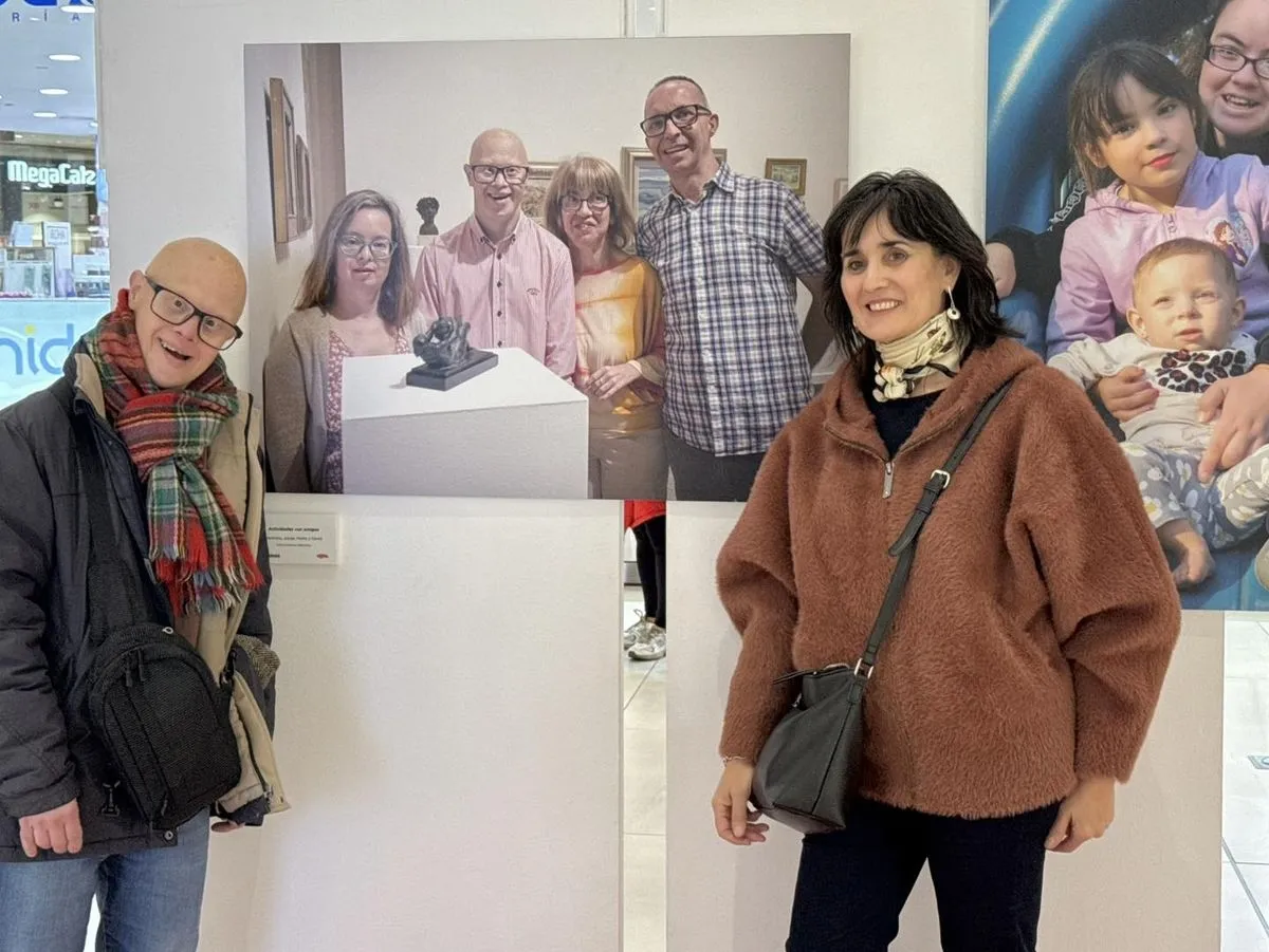 Exposición 'Personas' en el Centro Comercial El Tormes. Foto CC El Tormes