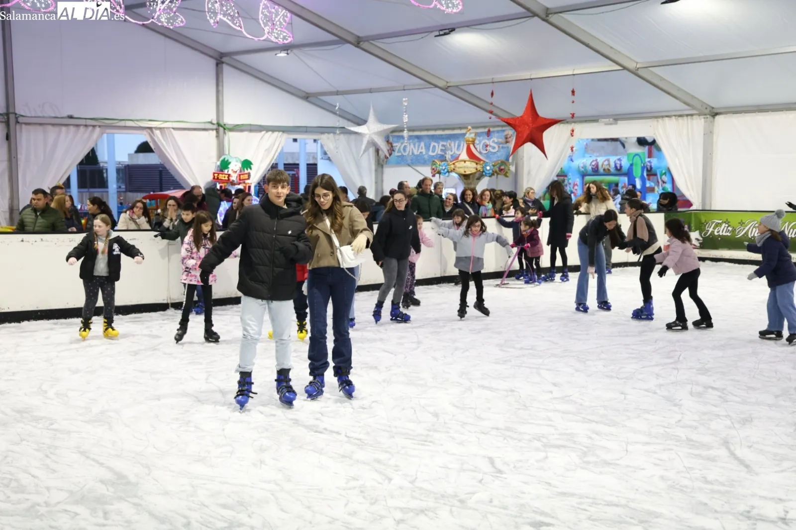 Salmantinos en la pista de hielo | Fotos: David Sañudo