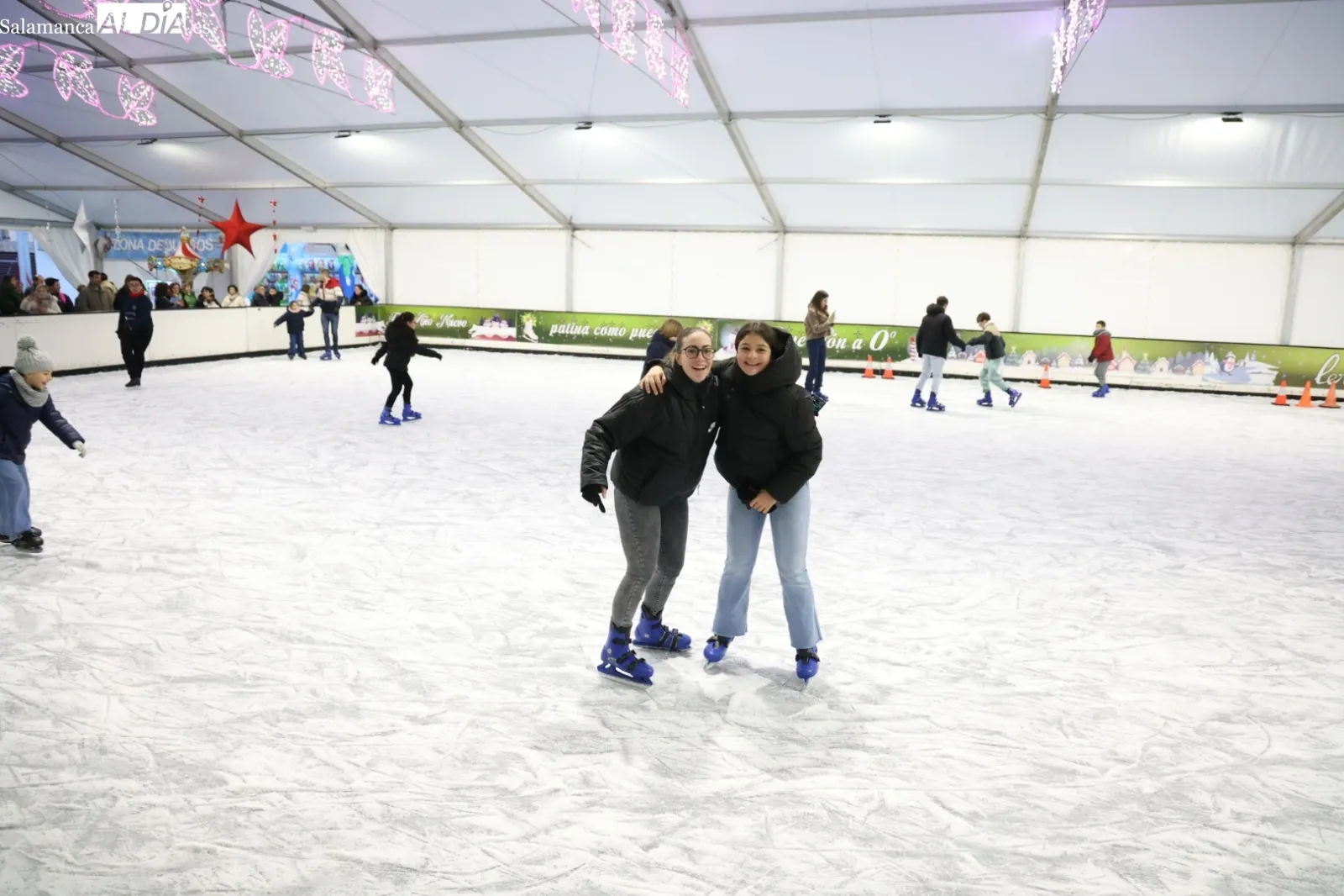 Salmantinos en la pista de hielo | Fotos: David Sañudo