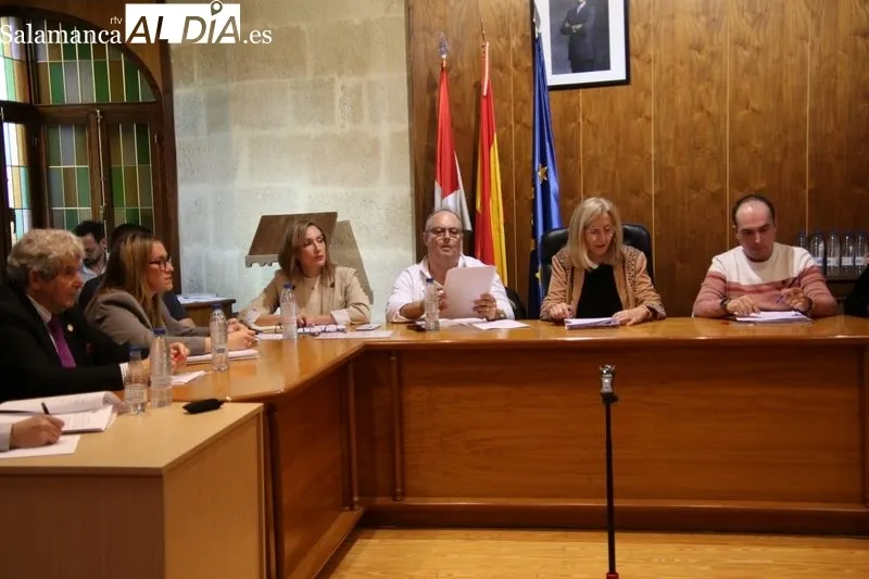 Foto 8 - Partido Popular, PSOE y Ciudadanos a favor de reducir en un 30% la tarifa del agua
