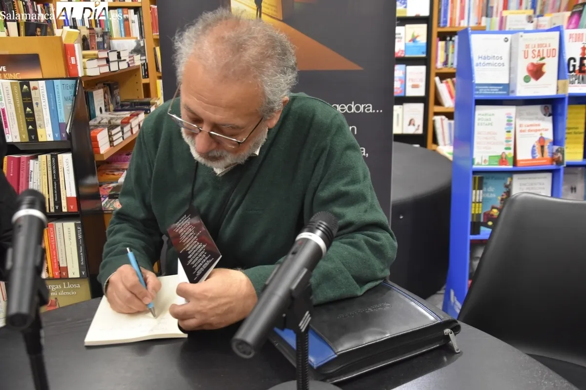Presentación del libro de poemas 'Centinela del viento', de Daniel López-Acuña